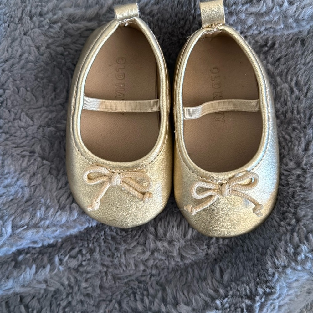 Baby girl shoes. Great condition